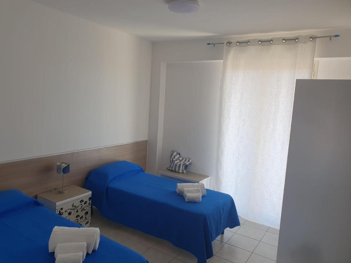 Casa Vacanze Il Giardino Dei Girasoli Marina di Ragusa Kültér fotó