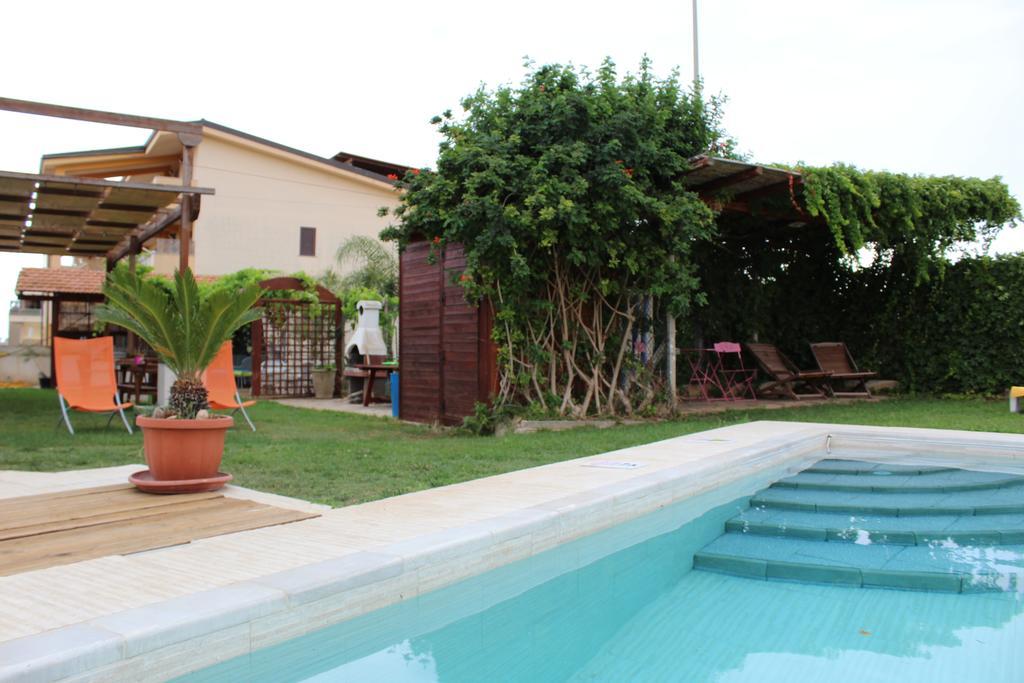 Casa Vacanze Il Giardino Dei Girasoli Marina di Ragusa Kültér fotó